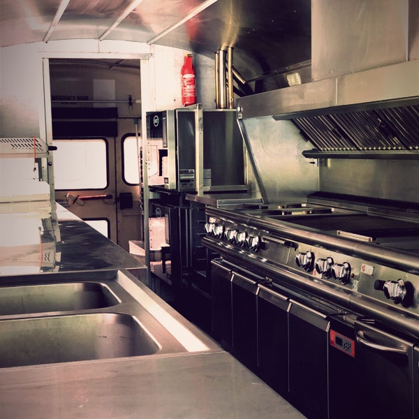 scharnagl-foodtruck-kitchen-gallery-600x6001DBBA486-BBE0-63FF-8B74-D079833DB557.jpg